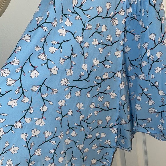 Women’s Floral Wrap Dress - Picture 3 of 12